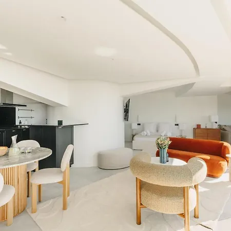 Lejlighed Lighthouse A Coastal Escape Overlooking The Ocean