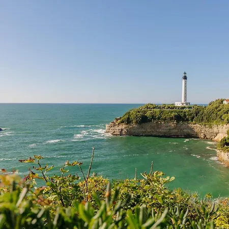 Lejlighed Lighthouse A Coastal Escape Overlooking The Ocean Biarritz